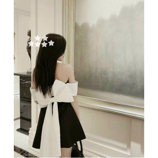 Đầm tapta dáng ngắn xoè nơ dài trắng trễ vai kp