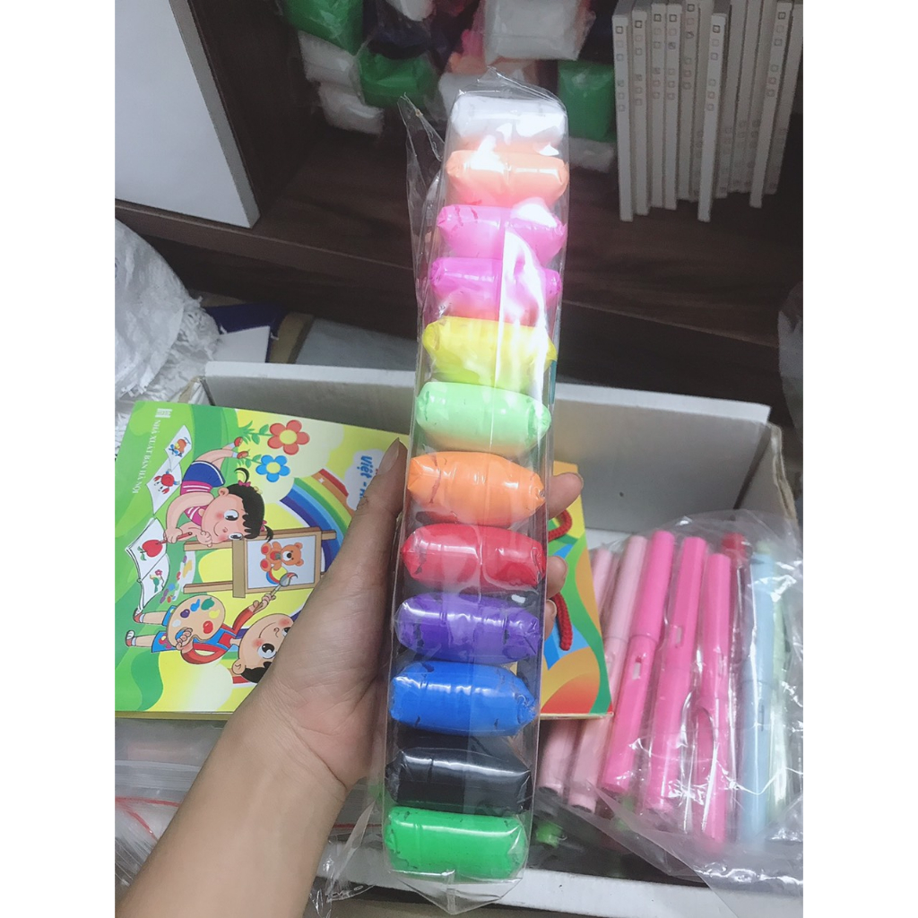 Đất sét tự khô an toàn cho bé không dính tay, dùng để tạo hình và lưu giữ, tặng kèm bộ dao cắt