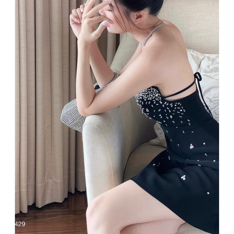 ĐẦM ỐNG ĐEN ĐÍNH ĐÁ THÂN