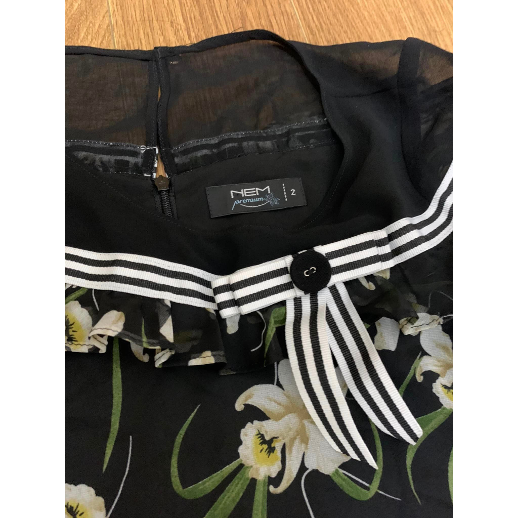 Váy nem size 2, còn mới