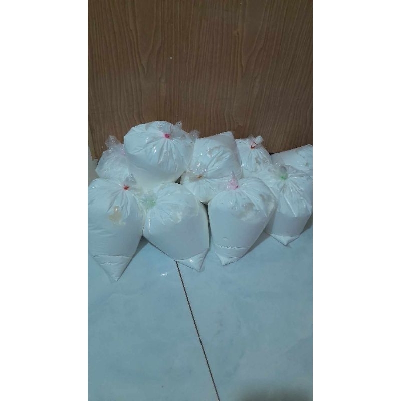 Kem body tẩy trắng bạch