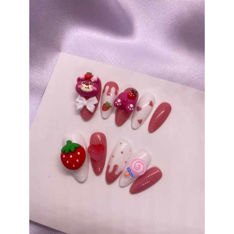 Nails Gấu dâu phom tròn nhọn