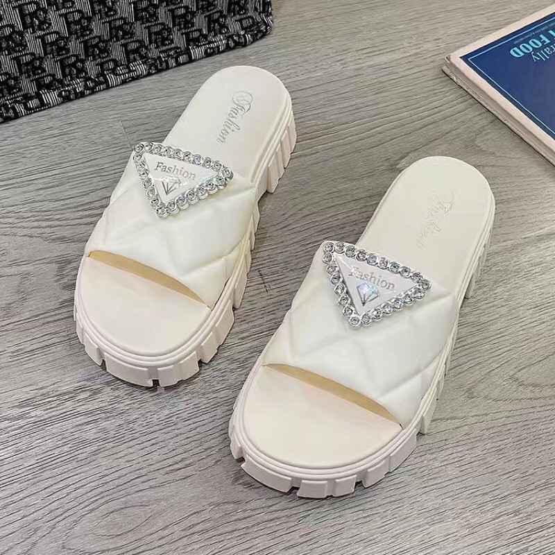 Dép bánh mì quai ngang nữ đê cao 4cm gắn tam giác đá siêu xinh