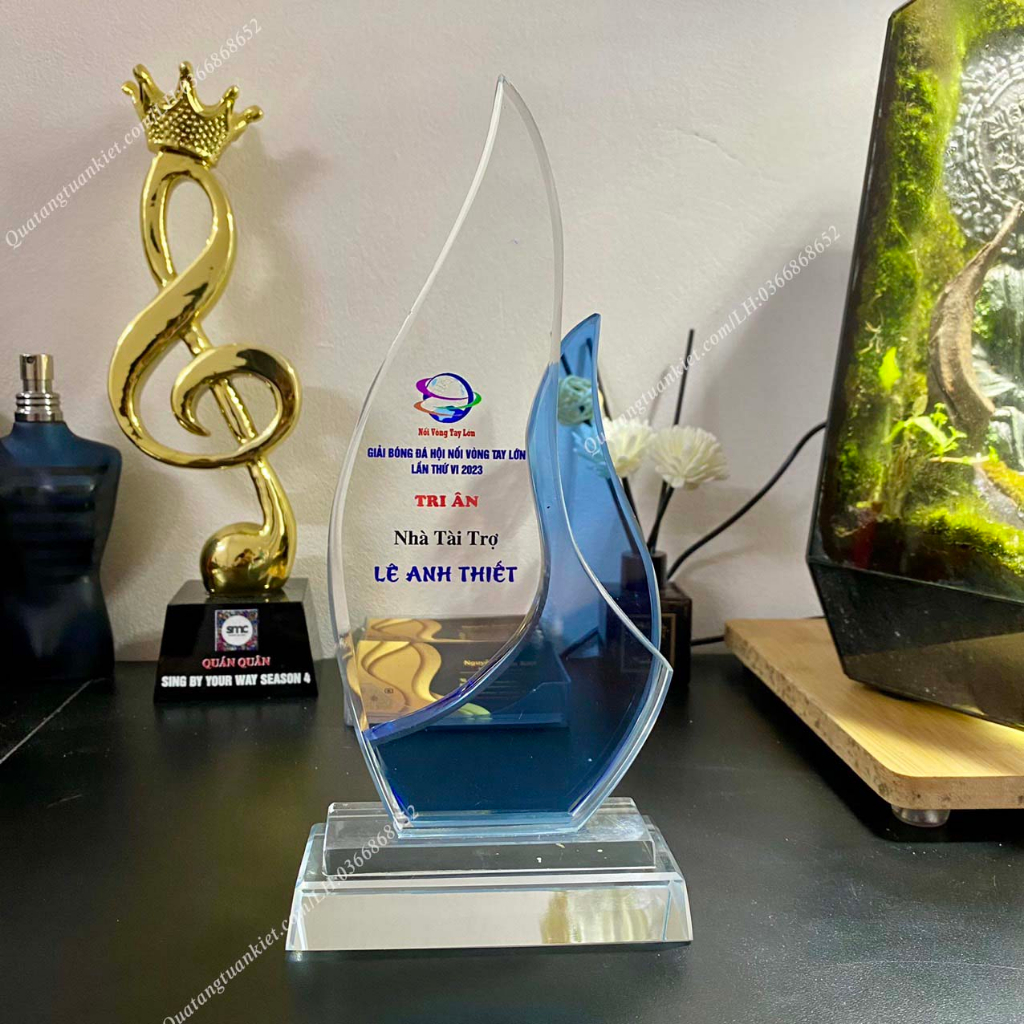 Cúp pha lê Ngọn lửa xanh trắng