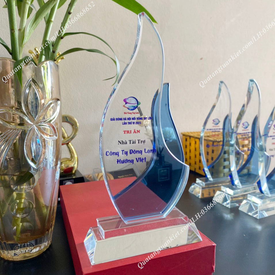 Cúp pha lê Ngọn lửa xanh trắng