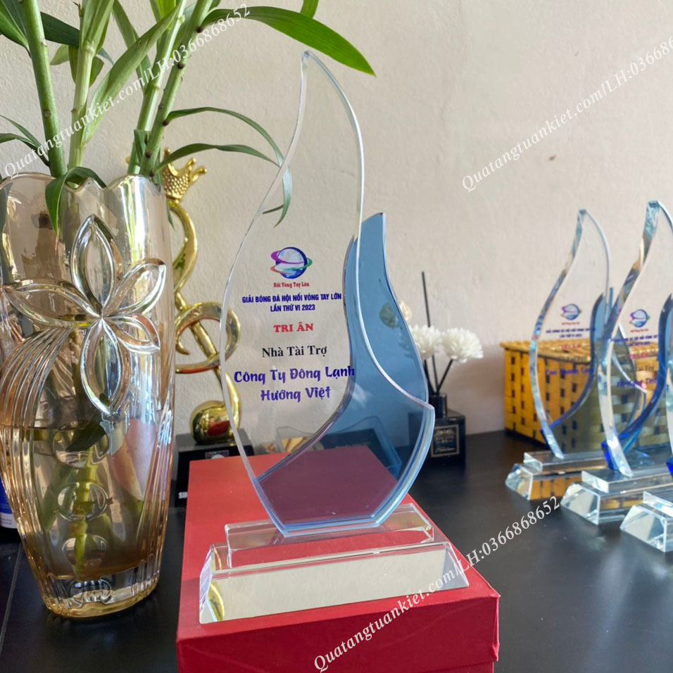 Cúp pha lê Ngọn lửa xanh trắng