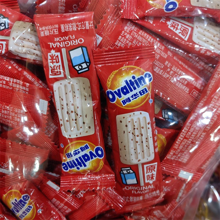 [Hộp 24 que] Kẹo que kem sữa lúa mạch Ovaltine Lollipop 180g, đồ ăn vặt ngon rẻ cho bé