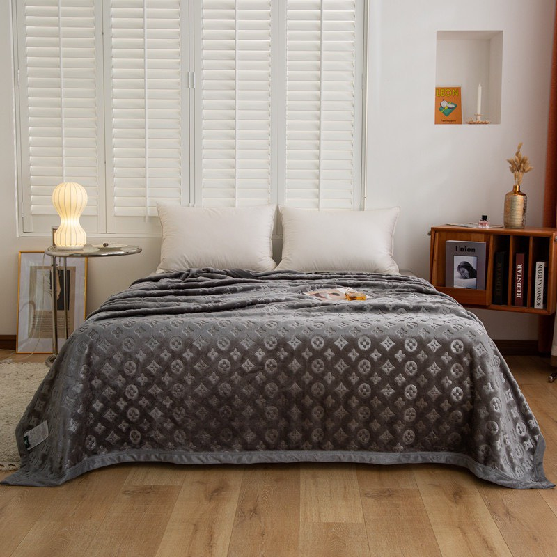 Chăn lông tuyết nhung vân thương hiệu LV cao cấp sang trọng, chăn mền văn phòng nhập khẩu siêu mềm mịn kích thước 2mx2m3