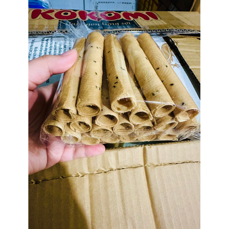 Bánh ống mè đen thơm ngon