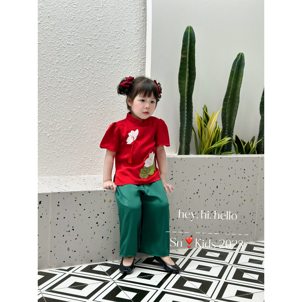 Bộ lụa thêu hoa sen bé gái