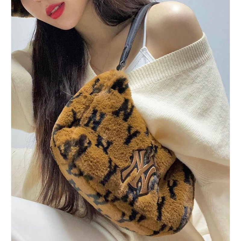 Túi kẹp nách MLB lông/ denim/ monogram có sẵn