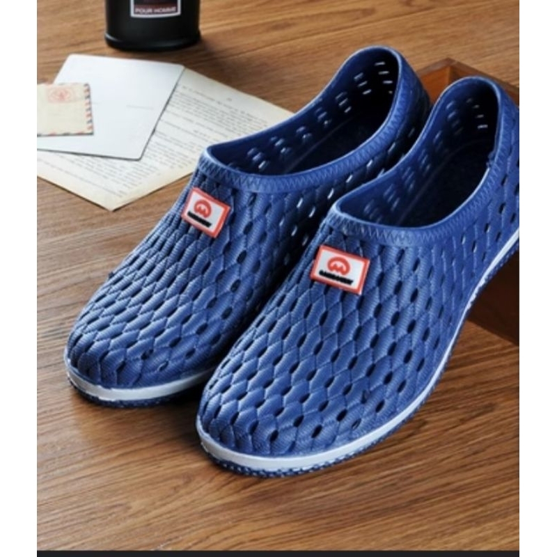 Giầy nhựa lỗ đi làm