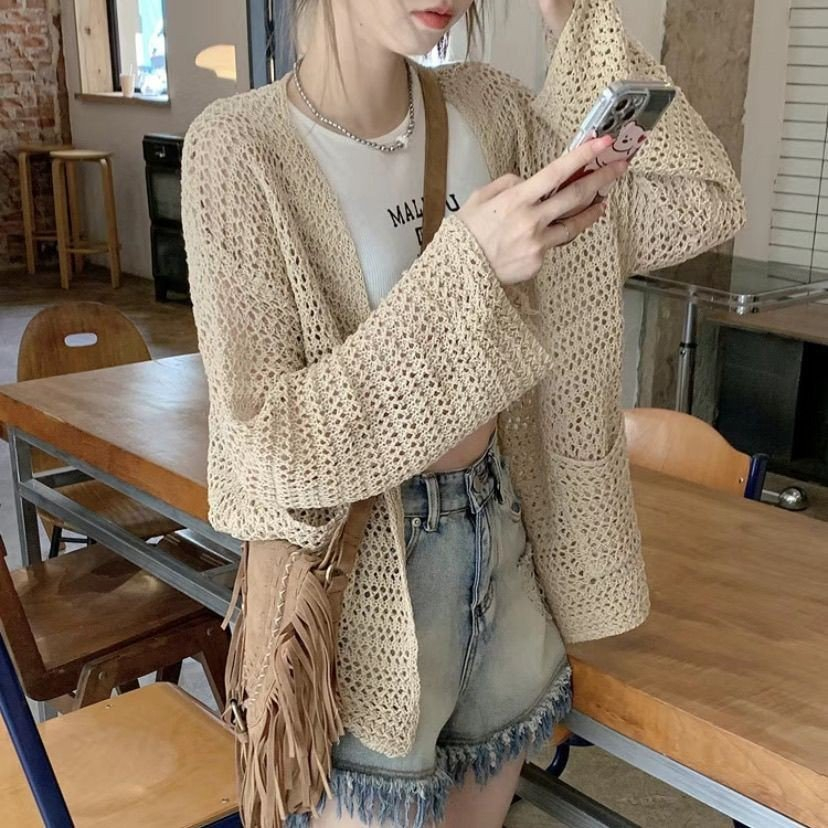 Áo cardigan dệt kim lỗ 2 túi nhẹ mềm theo phong cách sexy bánh bèo đi chơi, dạo biển rất cuốn hút 1SIZESHOP | BigBuy360 - bigbuy360.vn