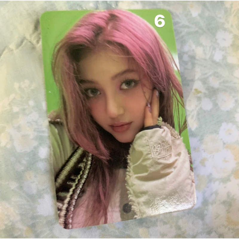 Card NEWJEANS  OMG, weverse