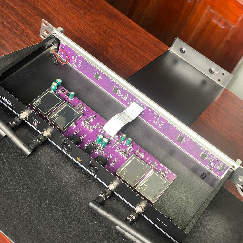 Micro Karaoke Chuyên Nghiệp , Micro Cao Cấp Shure UGX 25 PRO Micro Không Dây Sóng UHF Khỏe Hát Nhạy- Bắt Âm Tốt