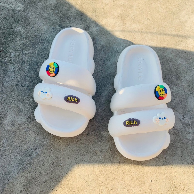 Dép bánh mì quai ngang Lainiki  nữ hình mặt cười thời trang đế nhẹ êm chống trơn trượt 2687