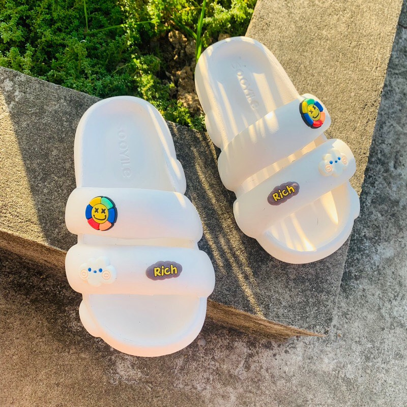 Dép bánh mì quai ngang Lainiki  nữ hình mặt cười thời trang đế nhẹ êm chống trơn trượt 2687