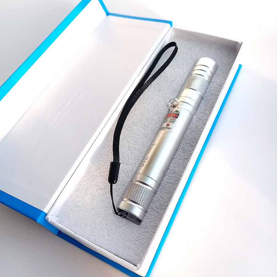 Đèn Laze Bút Laser Tia Xanh Lá Siêu Mạnh Chiếu Xa 5km mẩu mới