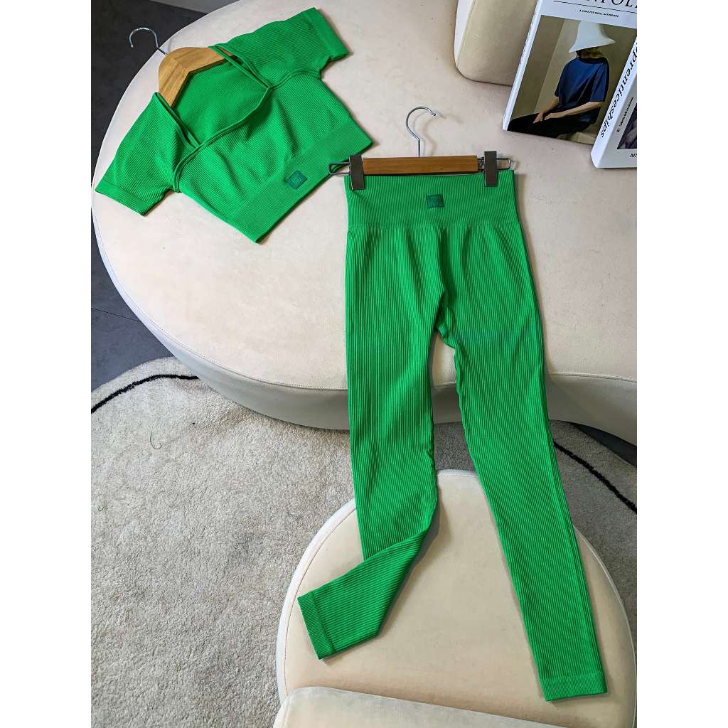 BỘ BO TI OVERLOAD ÁO CROP + LEGGING LỖI MÀU