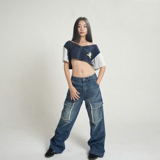ERRORIST Navy Shoulder Off Crop - Áo cổ tim trễ vai in chữ màu xanh navy