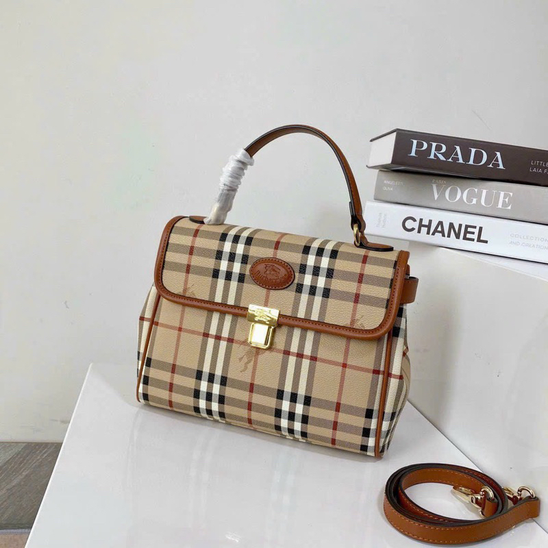 Túi Bbr công sở sắc nét