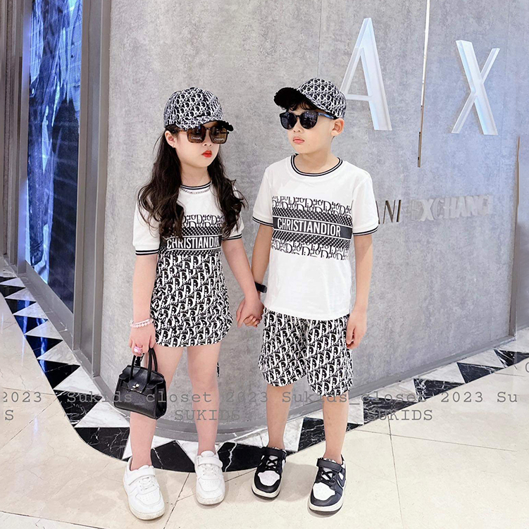 Set quần áo bé trai kèm mũ 9 đến 50kg họa tiết dior siêu đẹp mặc đi chơi đi học