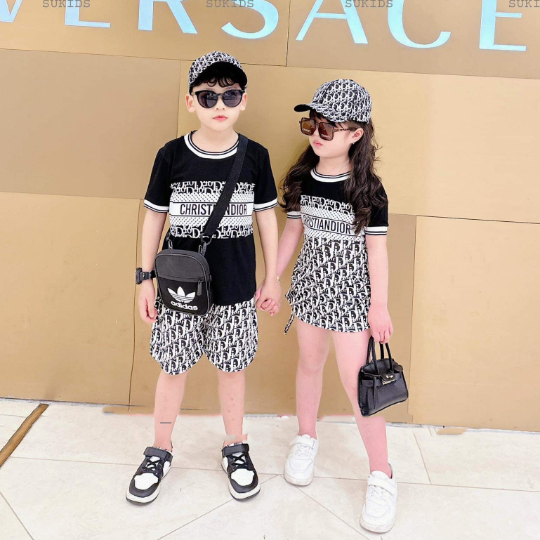 Set quần áo bé trai kèm mũ 9 đến 50kg họa tiết dior siêu đẹp mặc đi chơi đi học