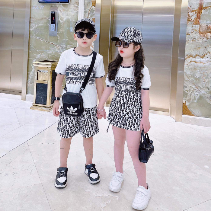 Set quần áo bé trai kèm mũ 9 đến 50kg họa tiết dior siêu đẹp mặc đi chơi đi học