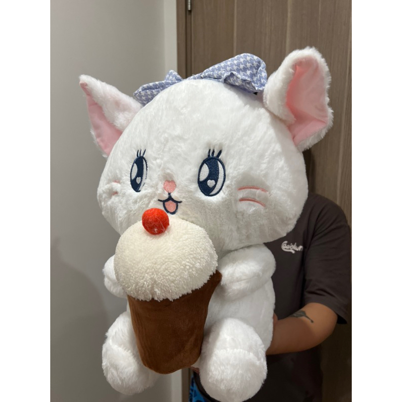 Gấu bông Mèo con ôm bánh kem tặng sinh nhật thì hết ý bài thơ