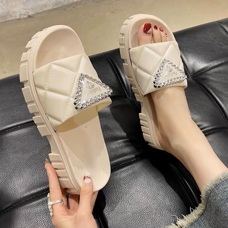 Dép Nữ Kim Cương 2088 Đế Cao 5cm Phong Cách Thời Trang Siêu Nhẹ , chống trơn trượt