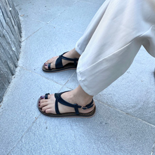 Giày Sandal Nữ M14 Quai Chéo Thời Trang Đi Học, Đi Chơi 2 Màu Trắng Đen Size 34-42