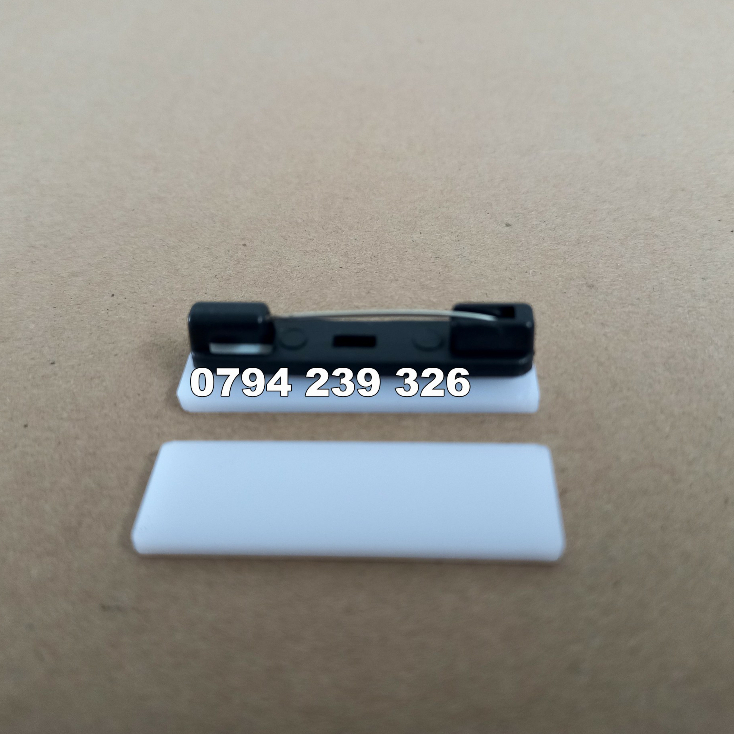 Thẻ đeo tang ghim cài áo