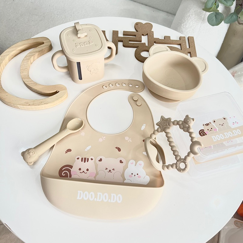 Yếm ăn dặm silicone cho bé DOO.DO.DO hoạ tiết hình thú đáng yêu tặng kèm hộp đựng yếm