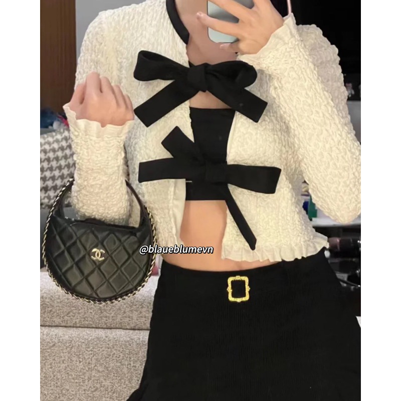 𝐁𝐥𝐚𝐮𝐞𝐁𝐥𝐮𝐦𝐞🦋 (Sẵn) Túi Mini hobo bag CNl charm gold 16cm - Đen