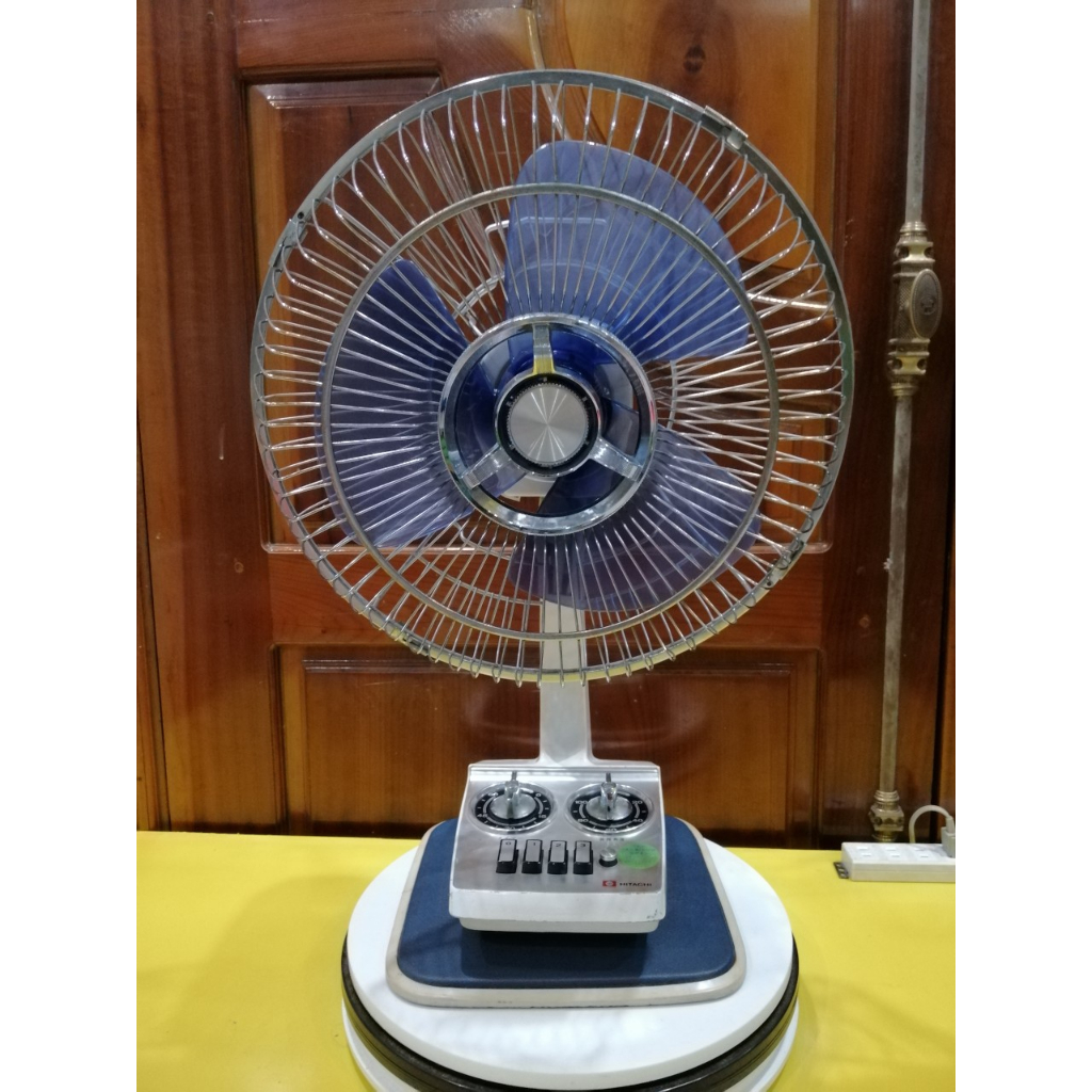 Quạt bàn nội địa Nhật Hitachi D-626 (81102015) 2 đế quay 360°, cánh 30cm, thân đế gang sắt