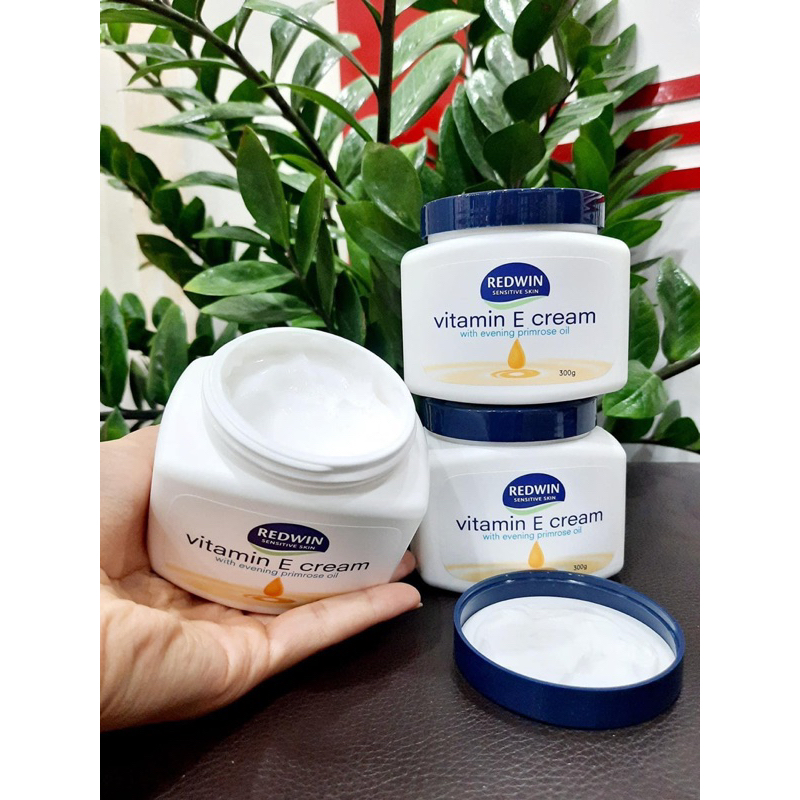 Kem dưỡng ẩm Vitamin E Redwin Úc 300g giúp làm mềm da, sáng da.