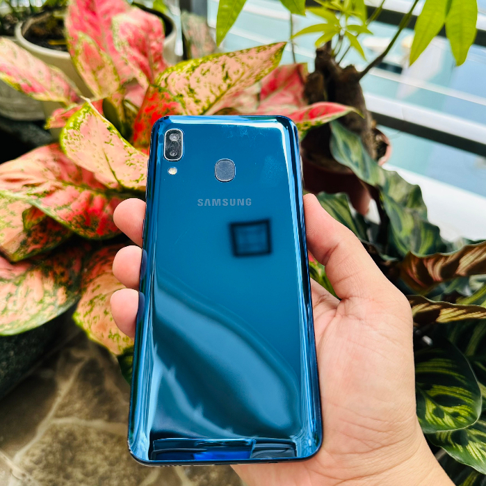 Điện Thoại Samsung Galaxy A30 - Cũ