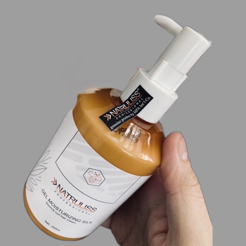 GEL DƯỠNG ẨM TƠ TẰM DÀNH CHO TÓC UỐN - TÓC XÙ MÌ- SÓNG NƯỚC - HIPPIE NATRULISS MOISTURIZING SILKY GEL 250ml