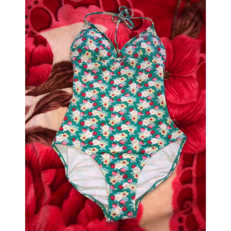 Swimsuit, đồ bơi liền thân và váy bơi