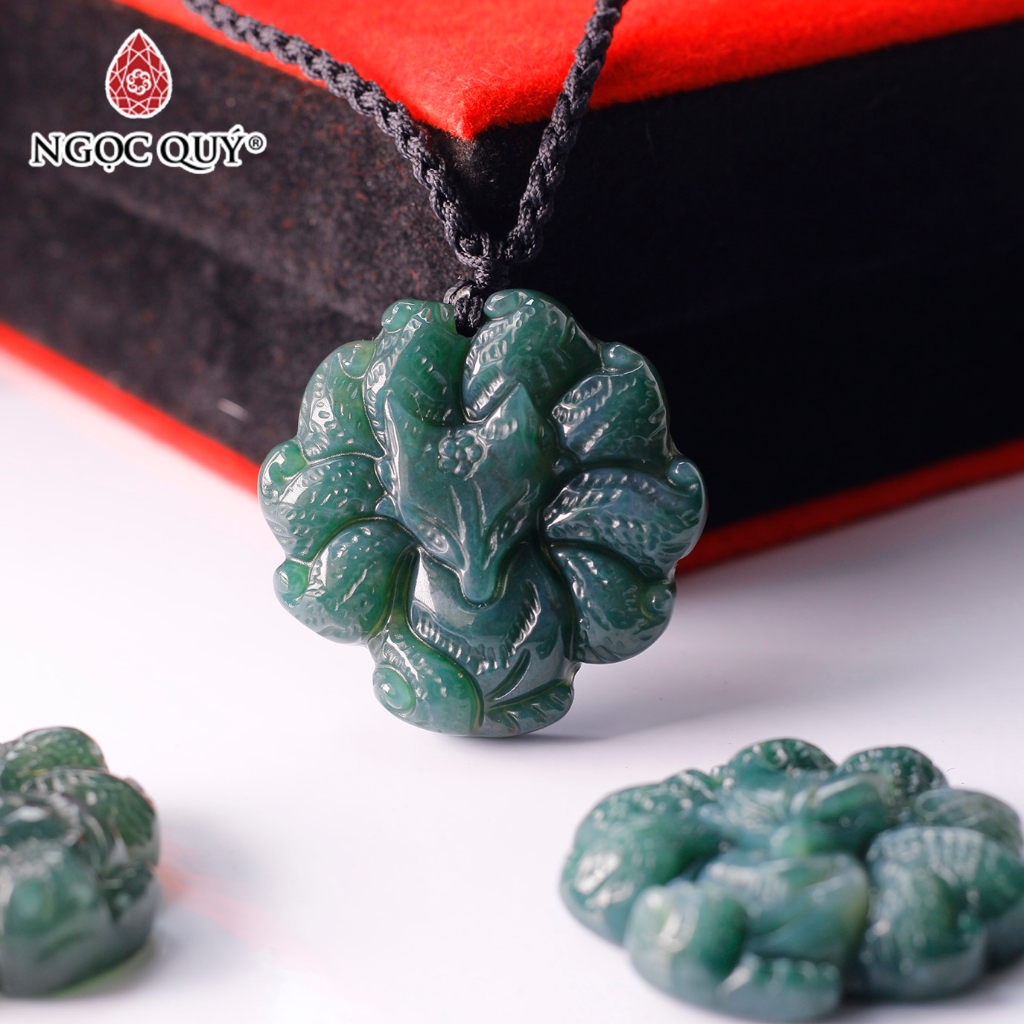 Mặt dây chuyền hồ ly 9 đuôi đá chalcedony - Ngọc Quý