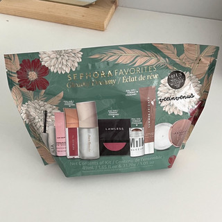 Set 8 món trang điểm Sephora Favorites Gleamy Dreamy Makeup Set