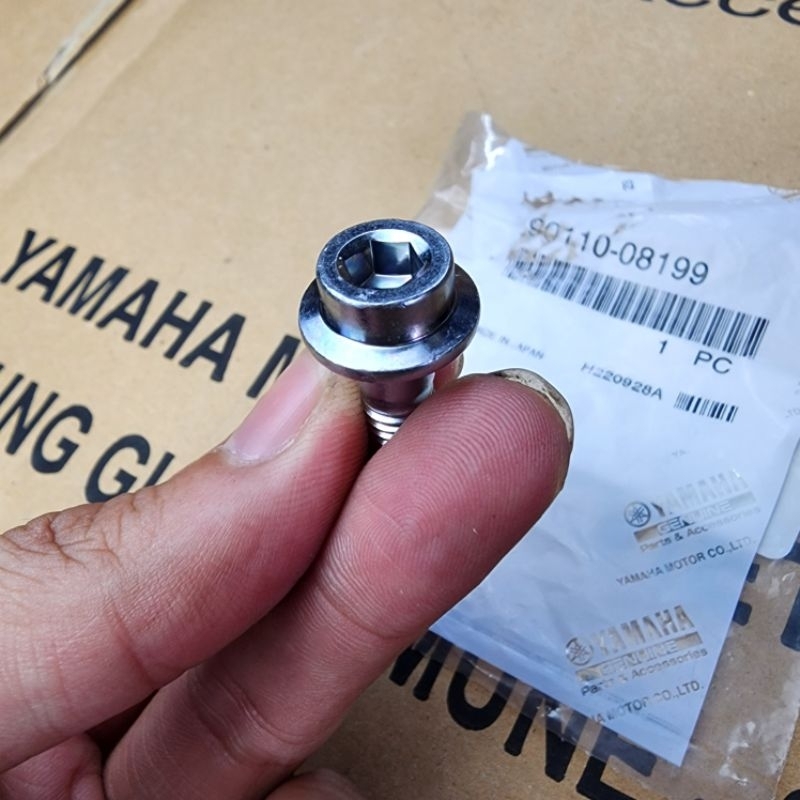 Ốc Bắt Gác Chân Sau Exciter 135 2006 - 2014