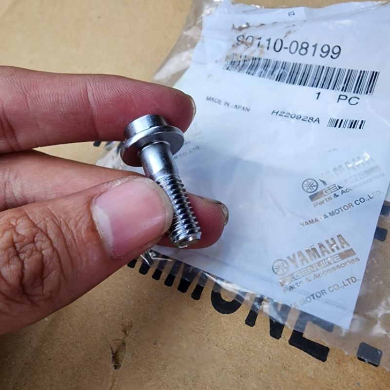 Ốc Bắt Gác Chân Sau Exciter 135 2006 - 2014