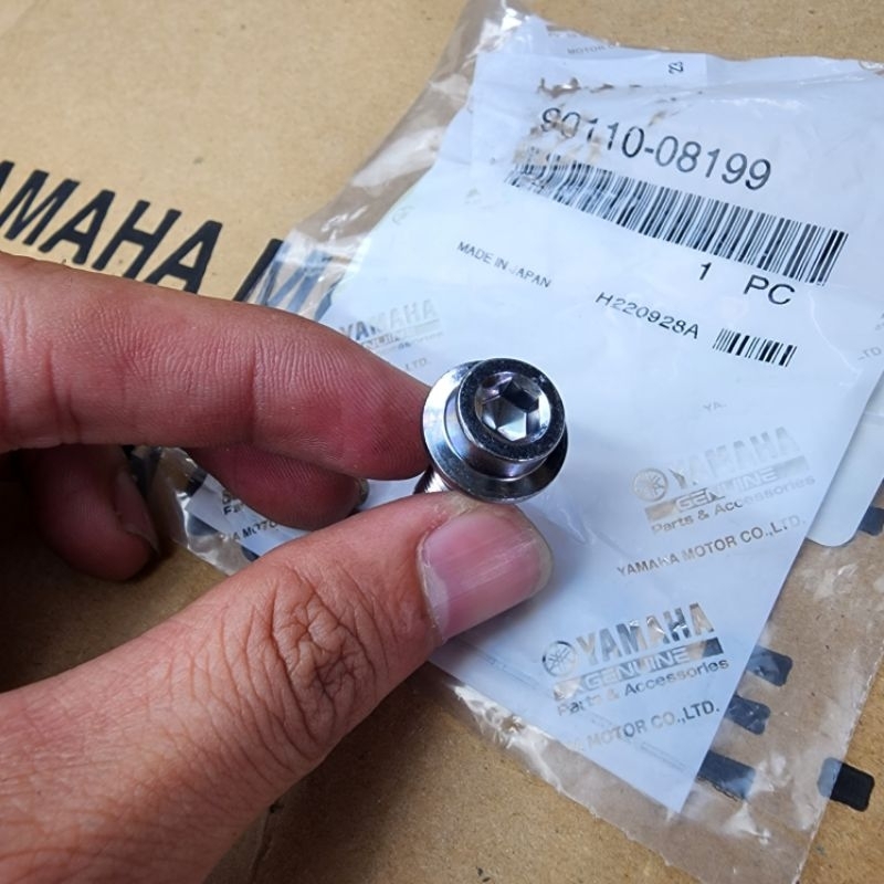 Ốc Bắt Gác Chân Sau Exciter 135 2006 - 2014