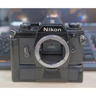 máy film Nikon EM + grip