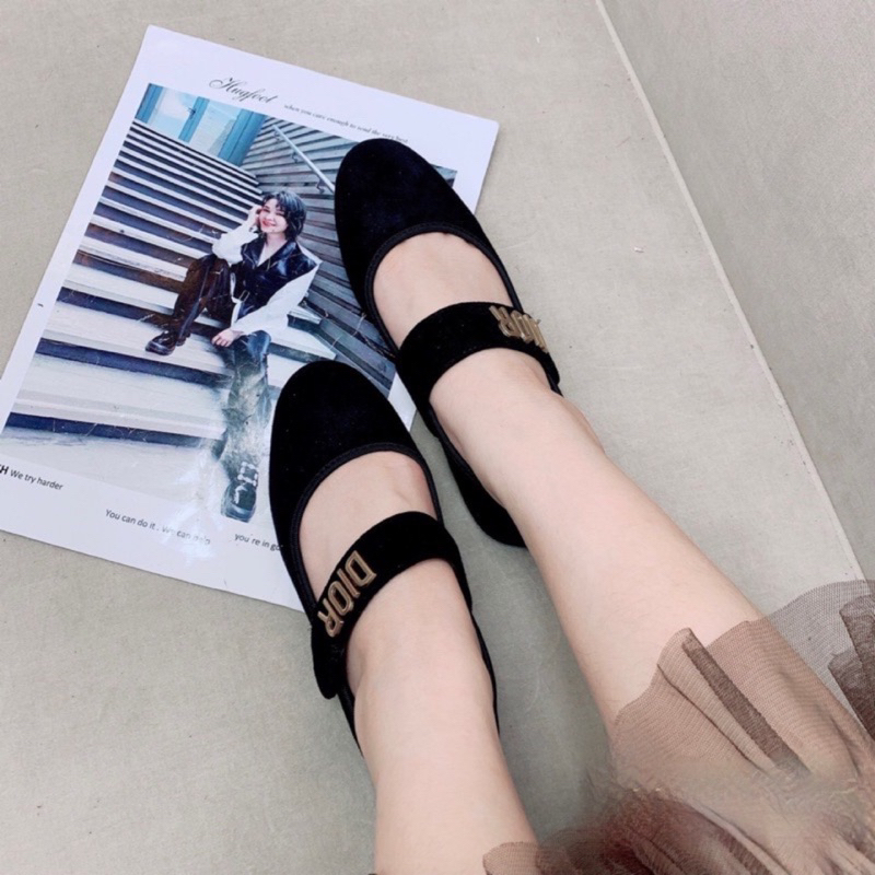 Giày búp bê mũi tròn trơn phối quai ngang gắn mác DIO.R siêu xinh êm mềm vô đối
