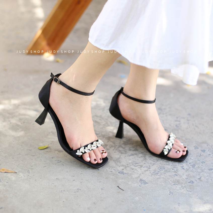 Sandal gót nhọn Capella Quai Ngang Đính Đá 7p Sang Chảnh VNXK
