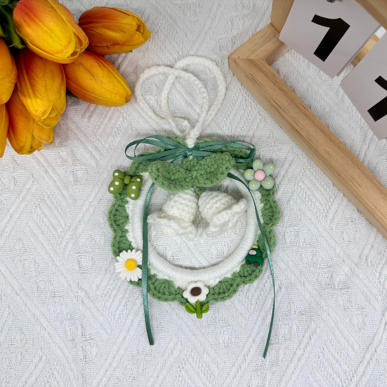 Vòng hoa đan len nhỏ xinh treo xe ô tô, vòng hoa len đan thủ công trang trí xe