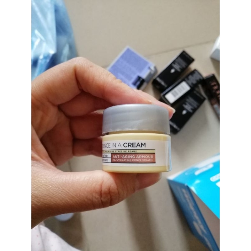 MINI Kem dưỡng IT cosmetics Confidence in a cream 7ml