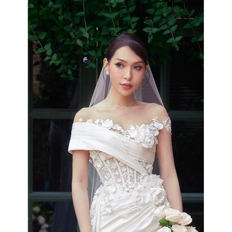 Váy cưới suông thân phi